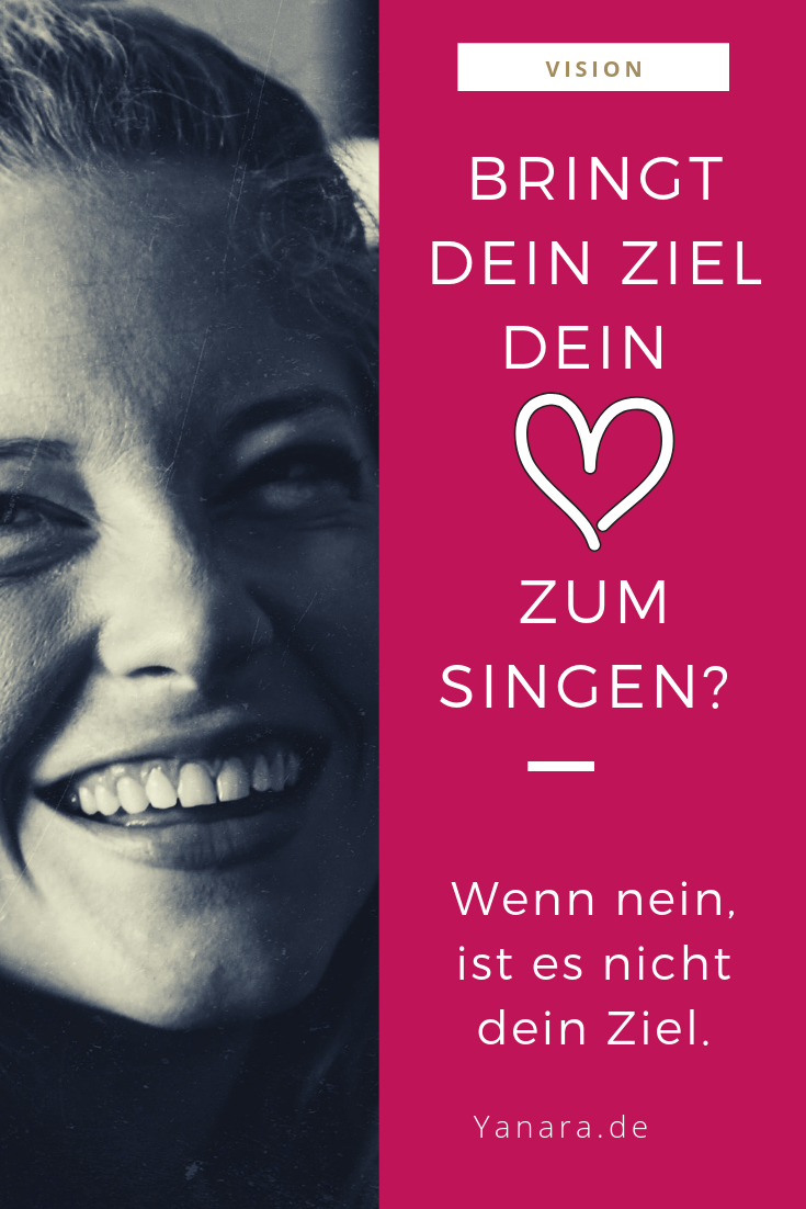 Bleibe achtsam und erlaube dir Zeiten, in denen du dich ganz nach innen bewegst, um zu fühlen, was deinem Wesen wirklich entspricht.