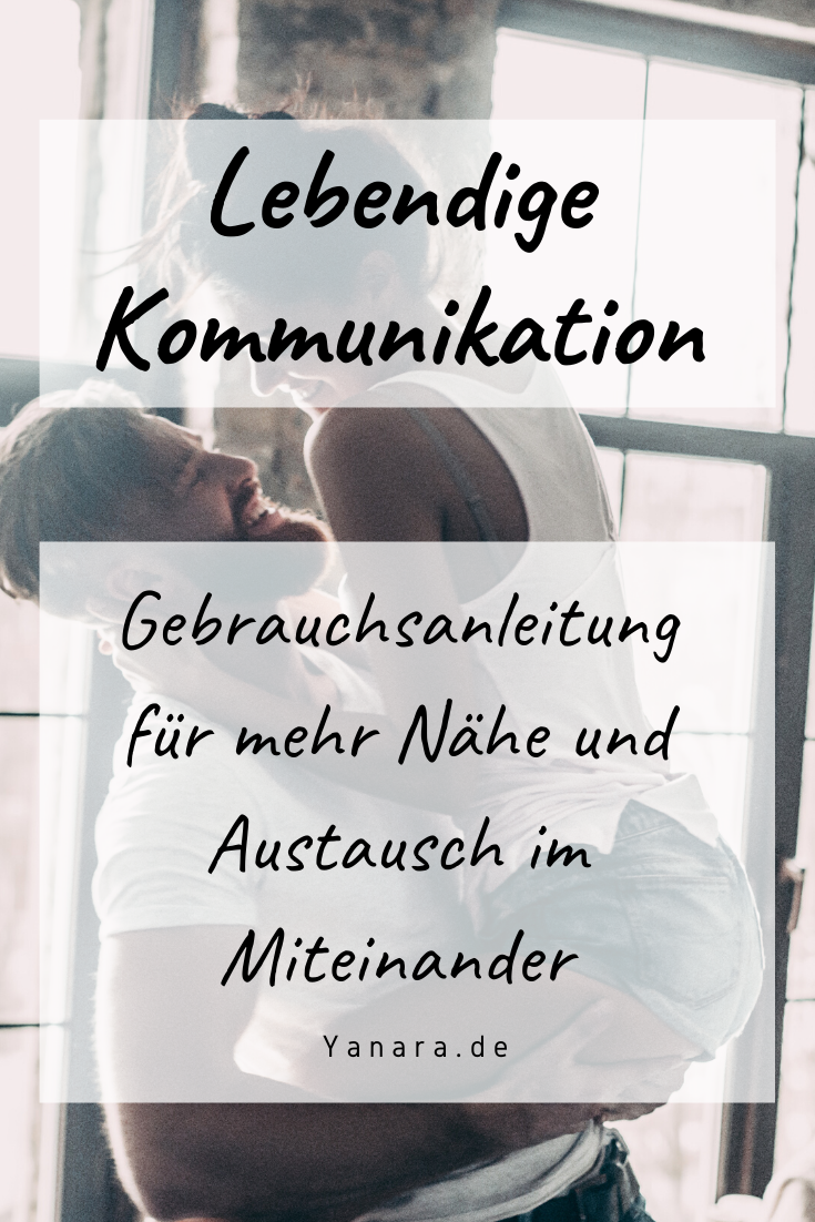 Was geschieht, wenn wir das Bild von uns loslassen? Zunächst einmal bewirkt es Unsicherheit, denn die Vorstellungen davon wer wir und der andere sind, haben den Rahmen definiert. Es gab uns in gewisser Weise Halt, machte die Situation überschaubar, kontrollierbar. Fällt das weg, macht das erst mal Angst. Doch es entsteht Nähe und Lebendigkeit. #kommunikation #selbstwert #achtsamkeit #psychologie #persönlichkeitsentwicklung